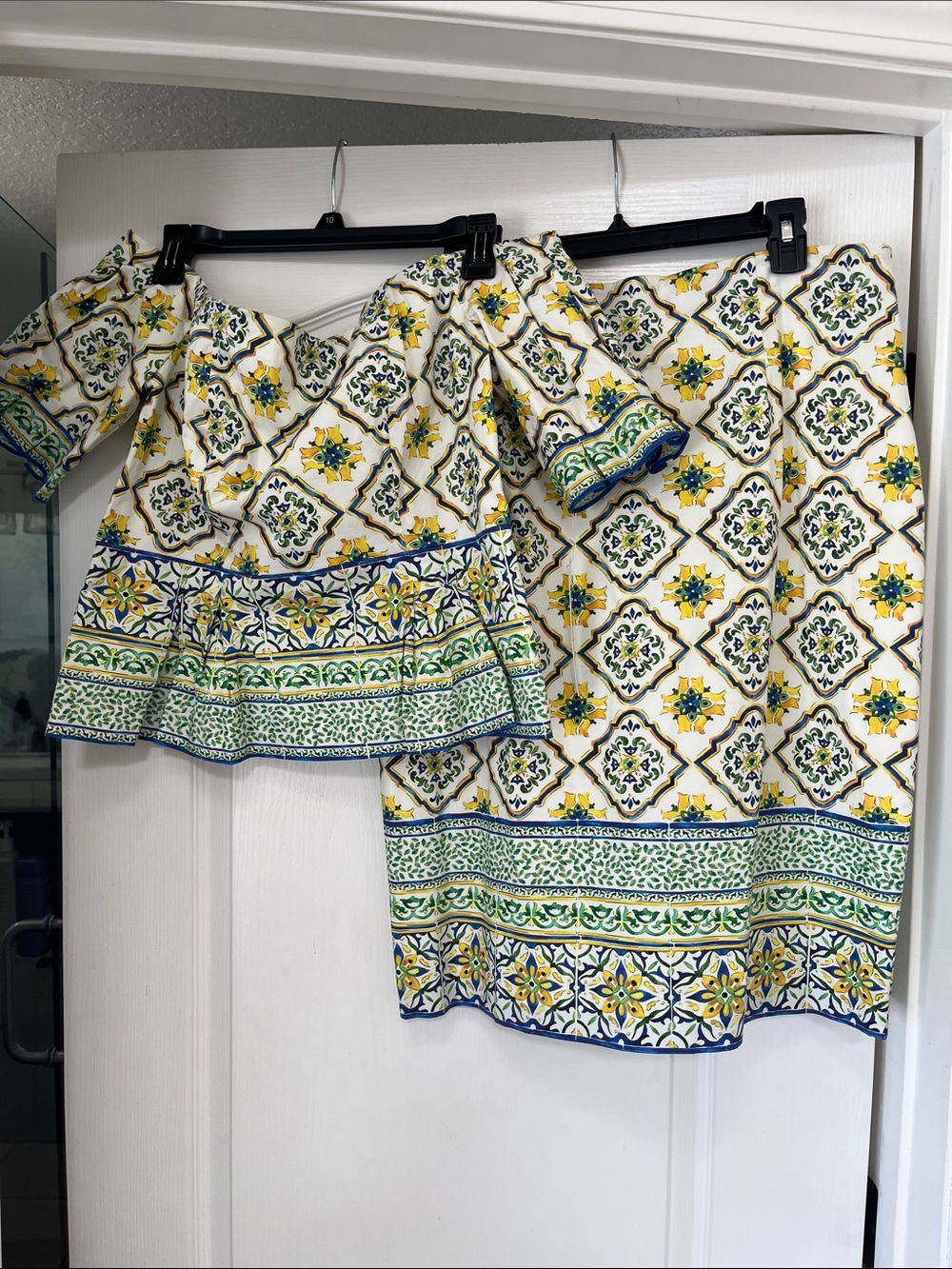ANTONIO MELANI Geometric Floral Off-Shoulder Blouse, NWT, 12